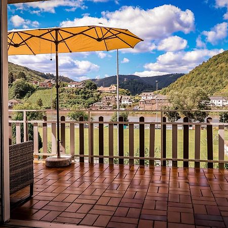 Appartement Traumaussicht Kamin Balkon Burgblick 65 Zoll Tv Netflix Sky Joyn Lindenplatz à Bullay Extérieur photo