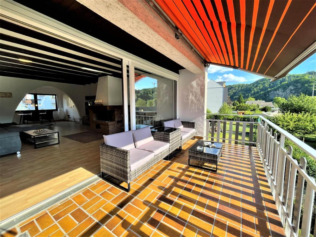 Appartement Traumaussicht Kamin Balkon Burgblick 65 Zoll Tv Netflix Sky Joyn Lindenplatz à Bullay Extérieur photo